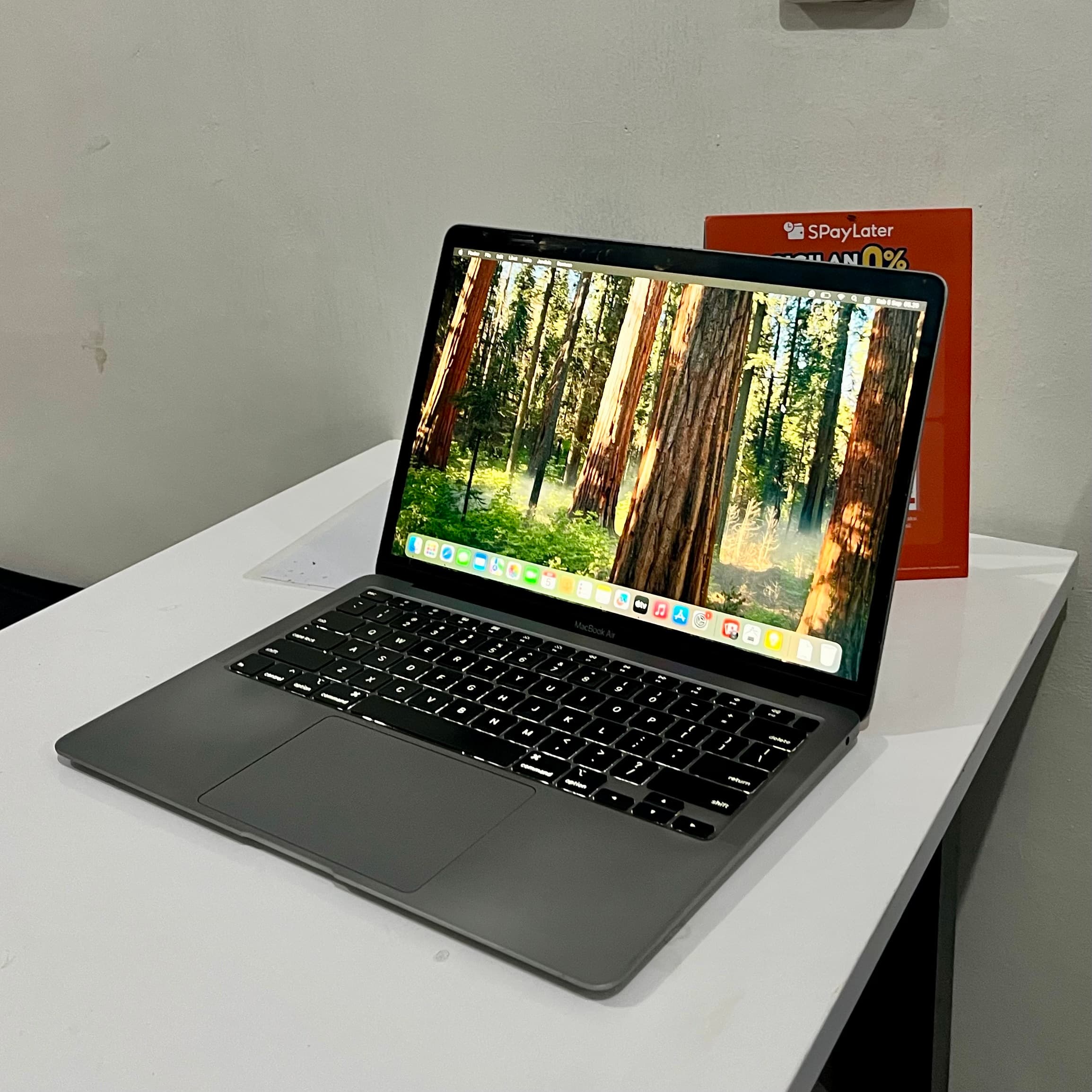 Macbook air 2020 i3 8/256 thumbnail 2